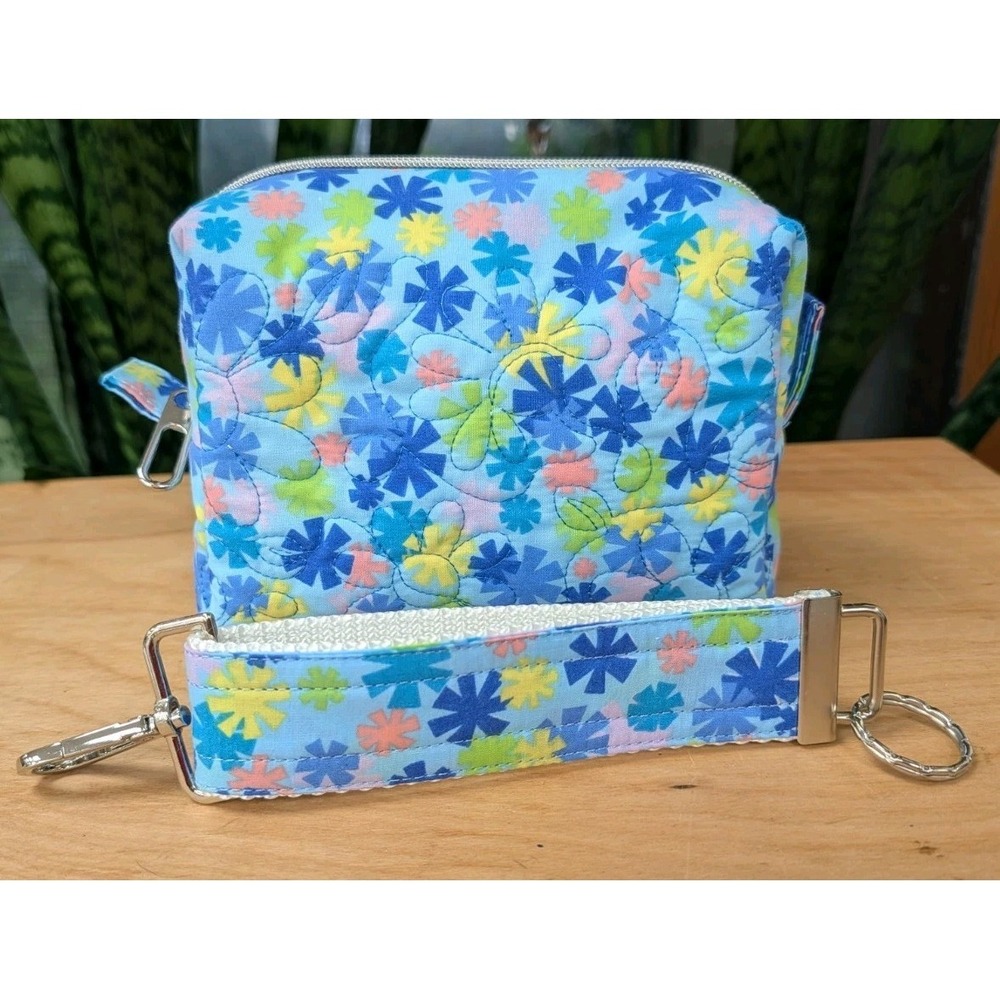 Embroidered MAKEUP Cosmetic Toiletries Blue Pinwheel + Matching Key Fob SET